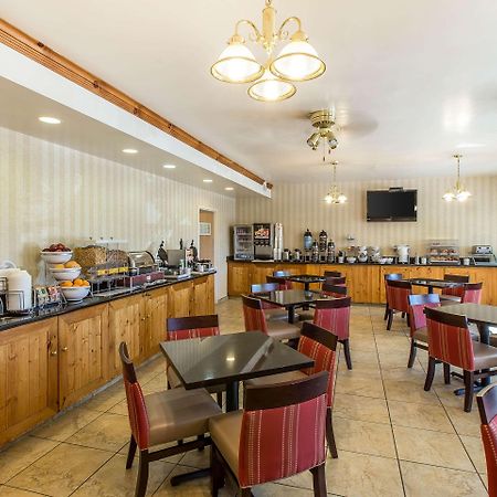 דילון Comfort Suites Summit County מראה חיצוני תמונה