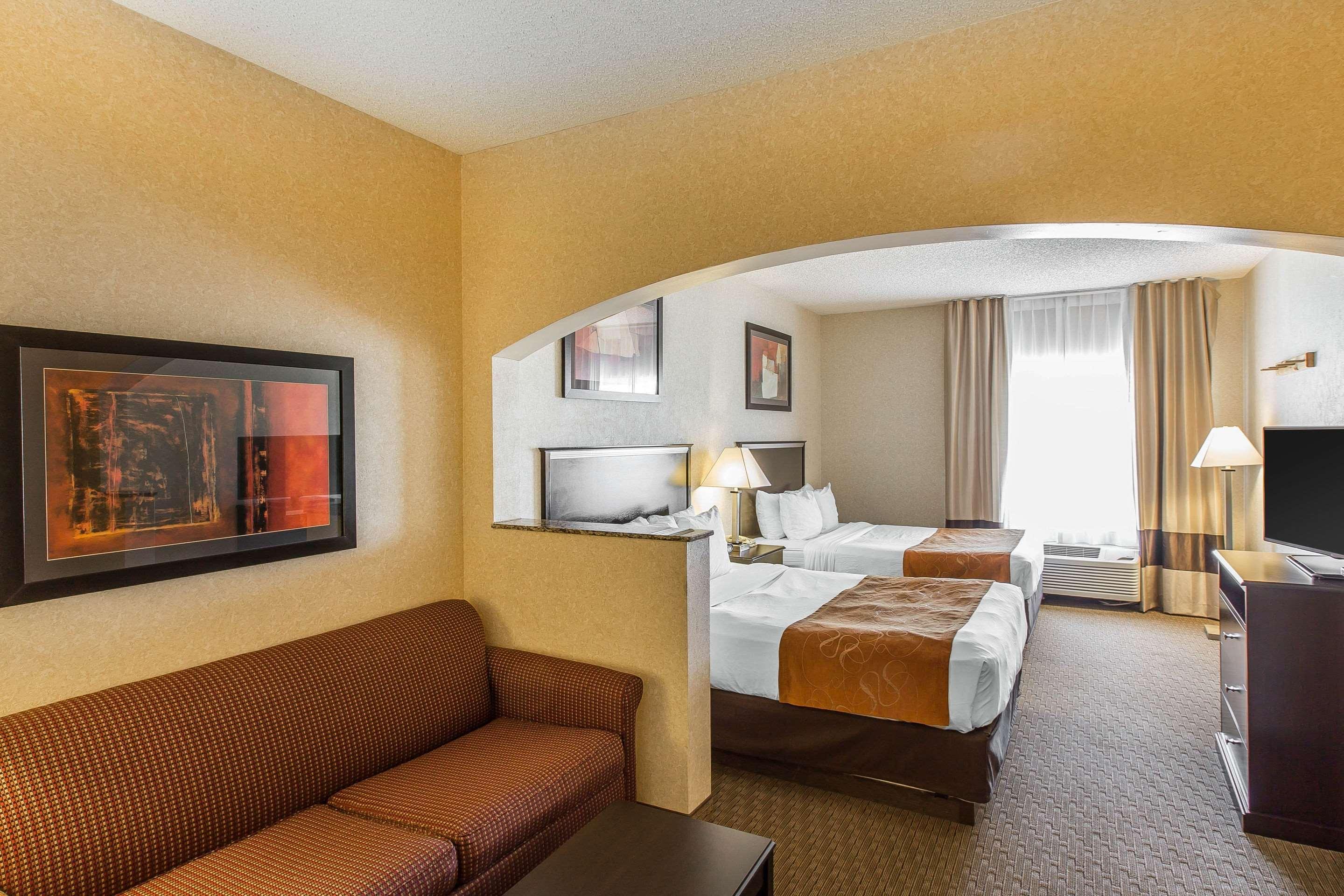 דילון Comfort Suites Summit County מראה חיצוני תמונה