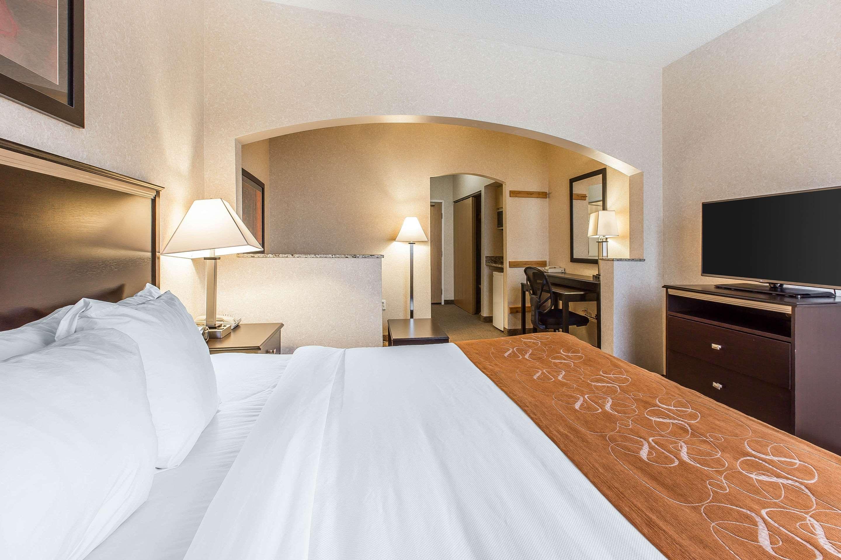 דילון Comfort Suites Summit County מראה חיצוני תמונה