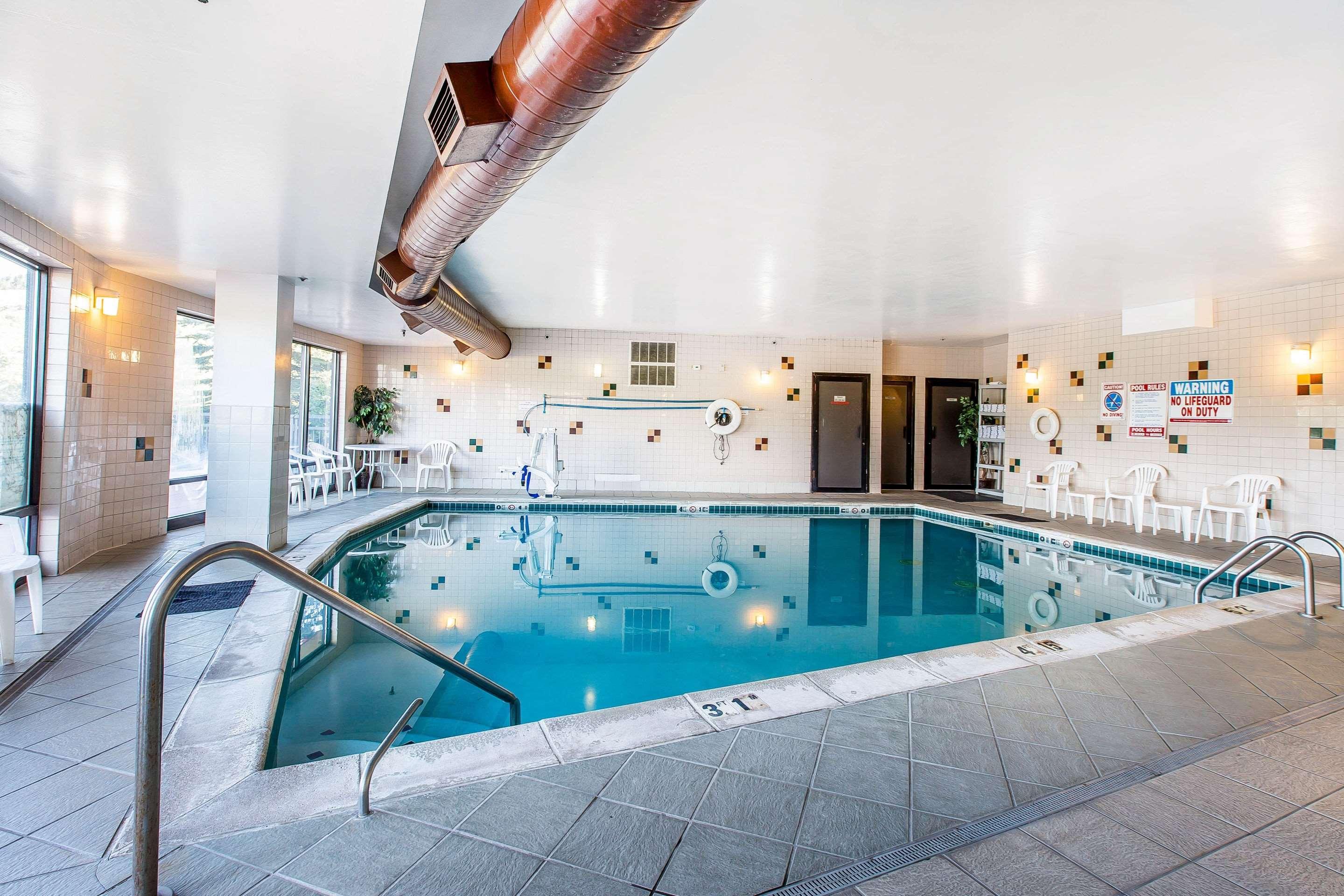 דילון Comfort Suites Summit County מראה חיצוני תמונה