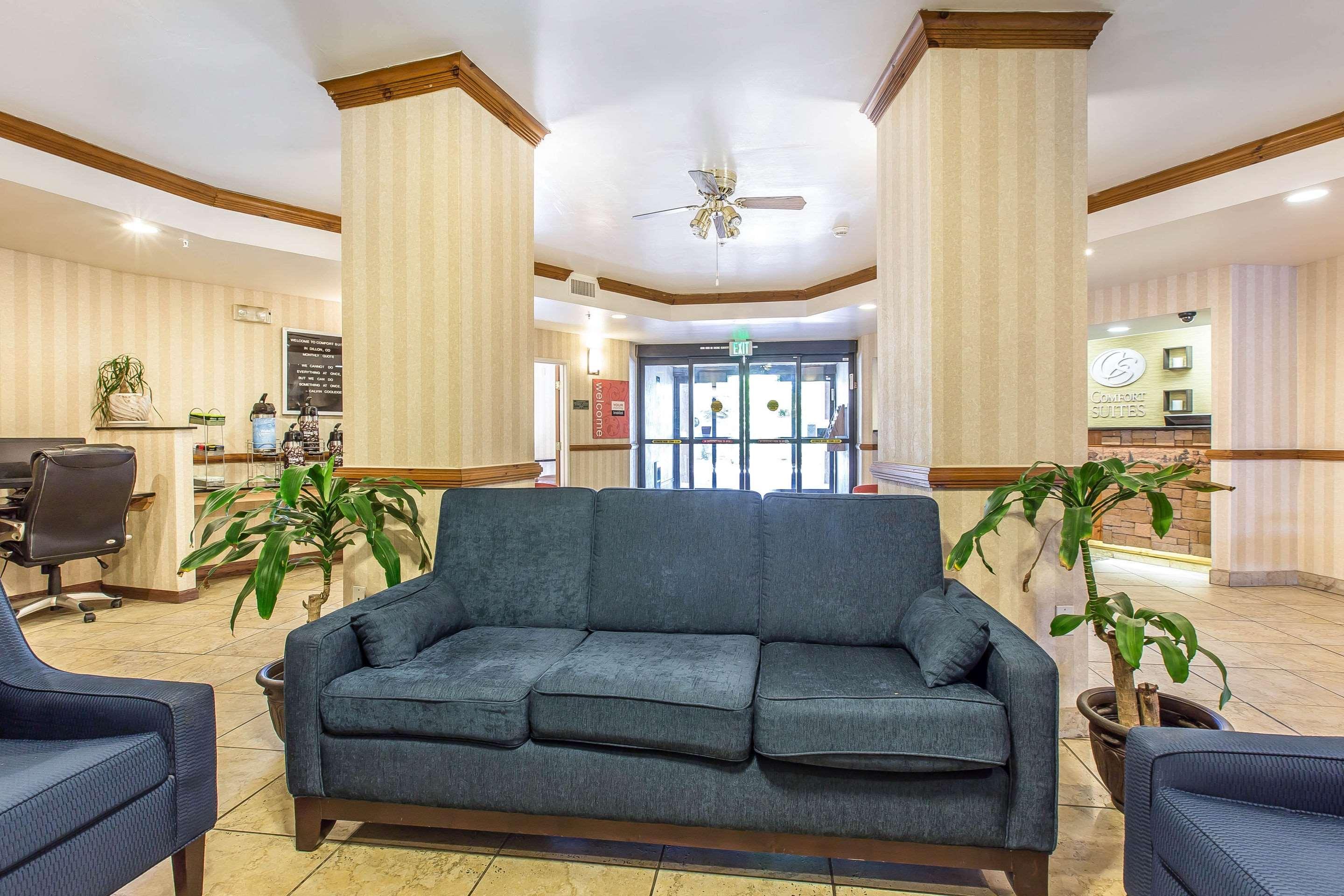 דילון Comfort Suites Summit County מראה חיצוני תמונה