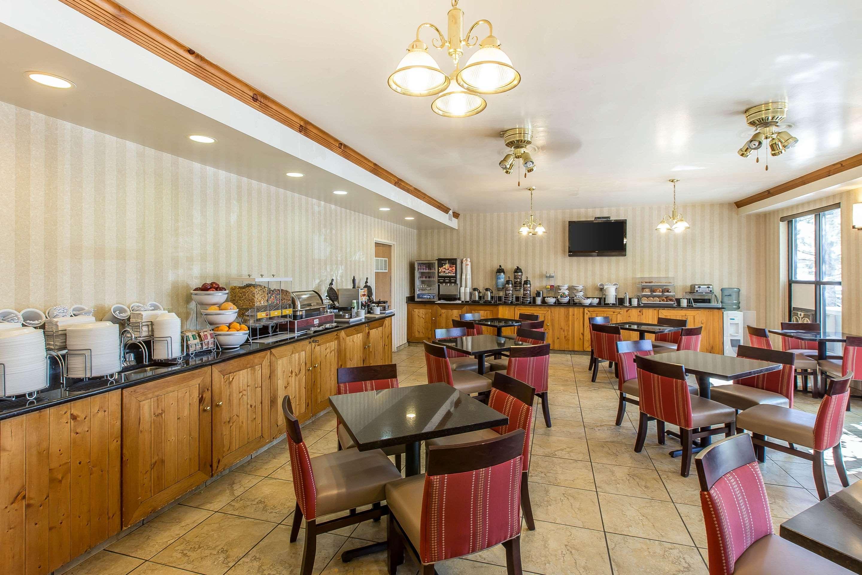דילון Comfort Suites Summit County מראה חיצוני תמונה