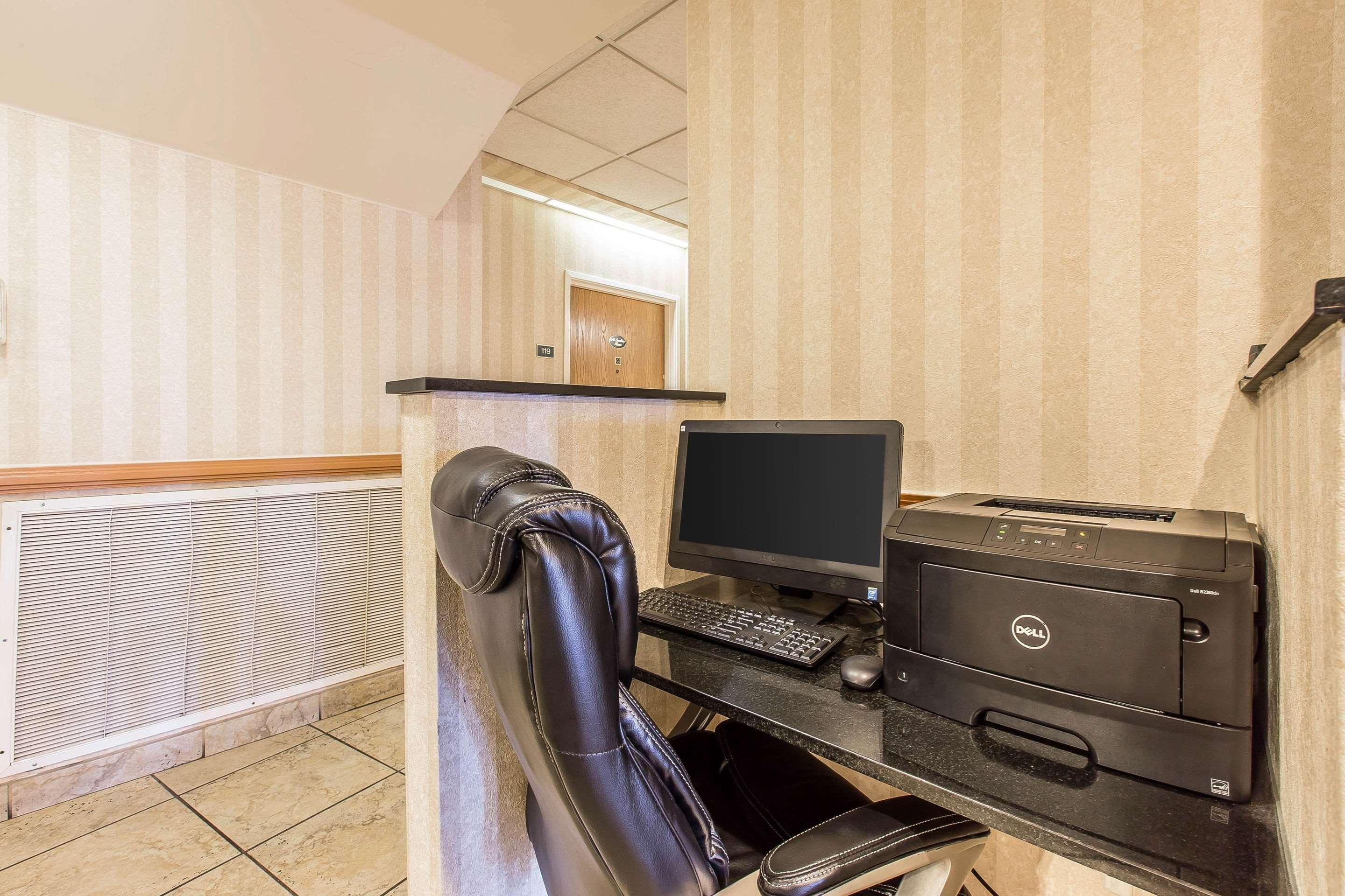 דילון Comfort Suites Summit County מראה חיצוני תמונה