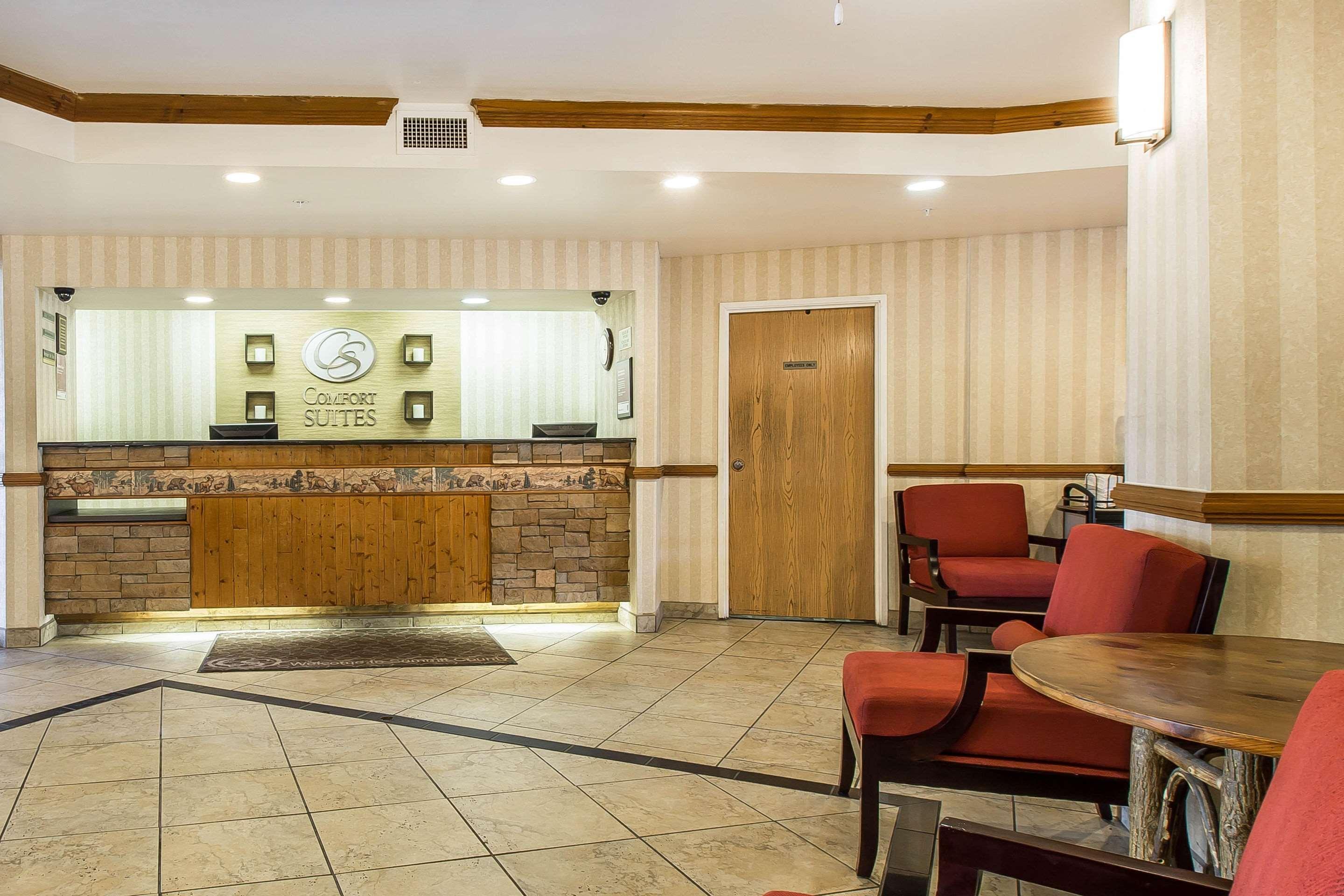 דילון Comfort Suites Summit County מראה חיצוני תמונה