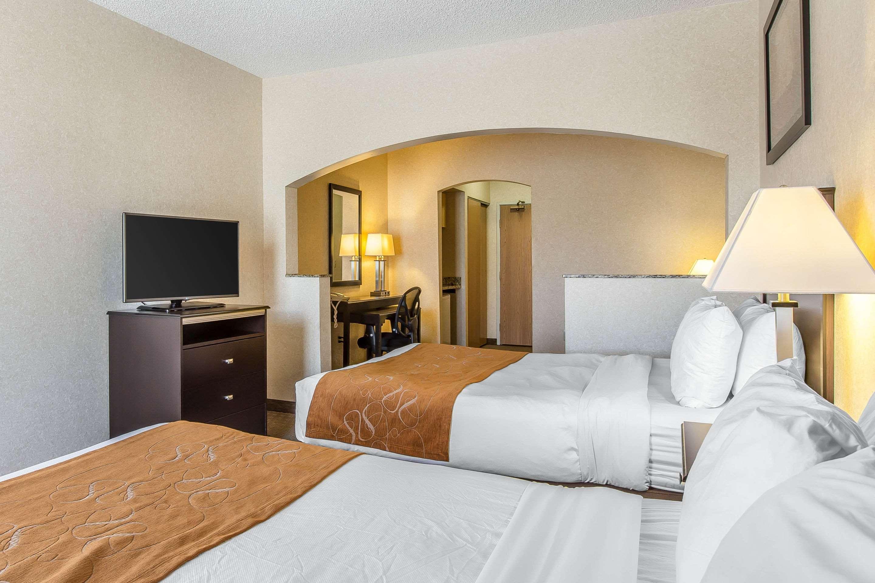 דילון Comfort Suites Summit County מראה חיצוני תמונה