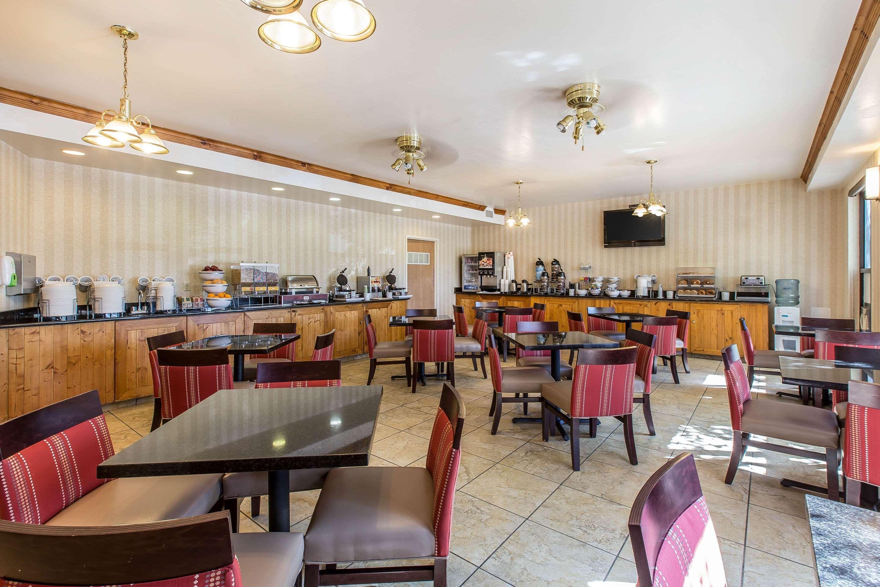 דילון Comfort Suites Summit County מראה חיצוני תמונה