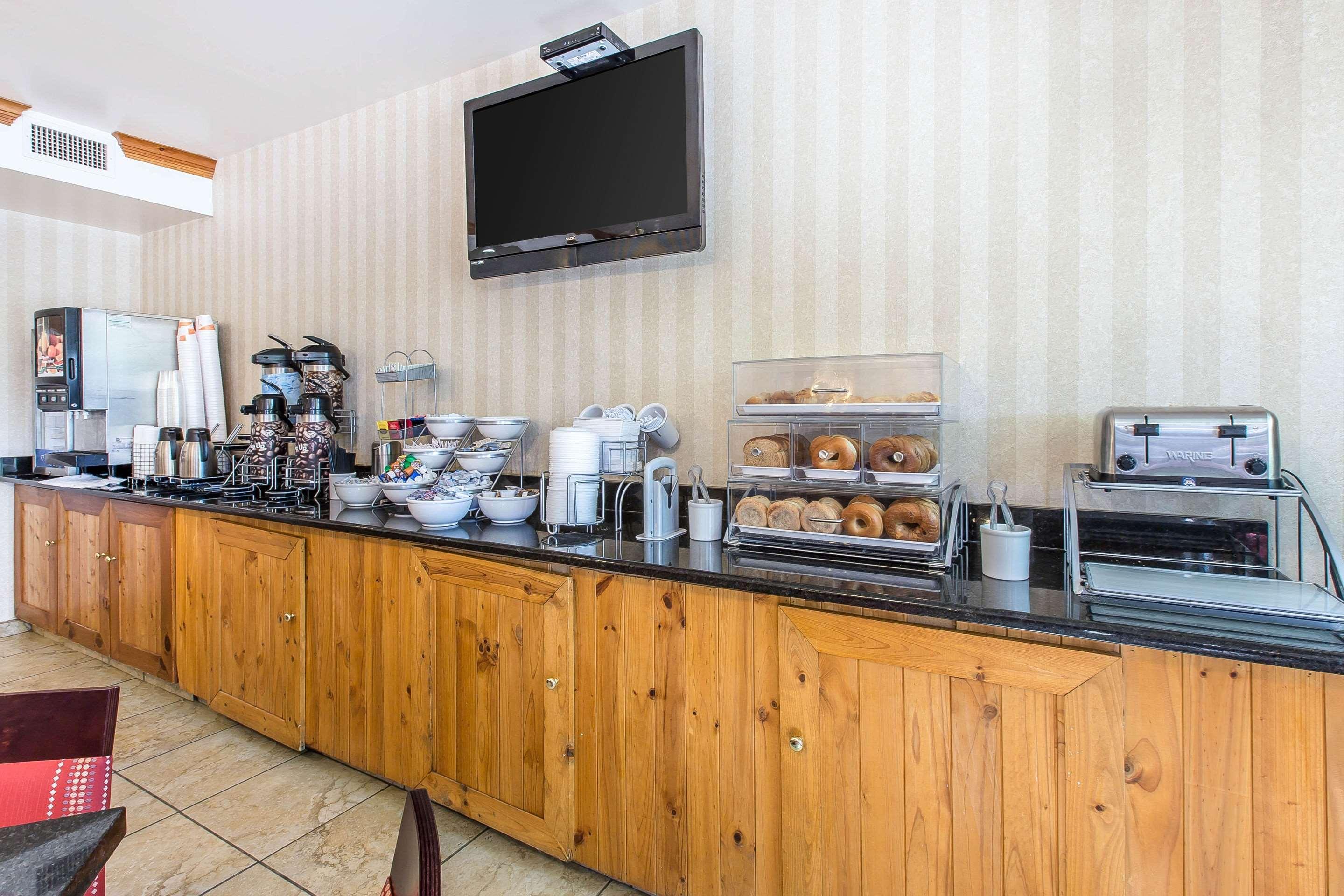 דילון Comfort Suites Summit County מראה חיצוני תמונה