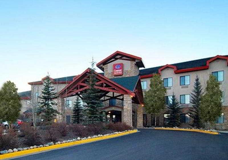 דילון Comfort Suites Summit County מראה חיצוני תמונה